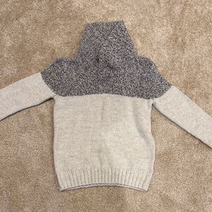 Urban Pipeline Gray and Cream boys Sweater. Small. Great for going out. Picture